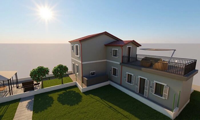 Casa quadrilocale in vendita in Viale Vittorio Alfieri, Sarzana