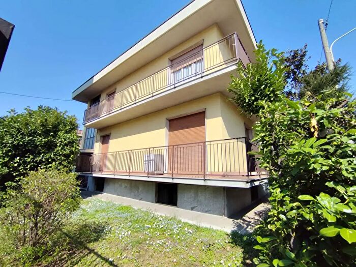 Case in Vendita e in Affitto - 2