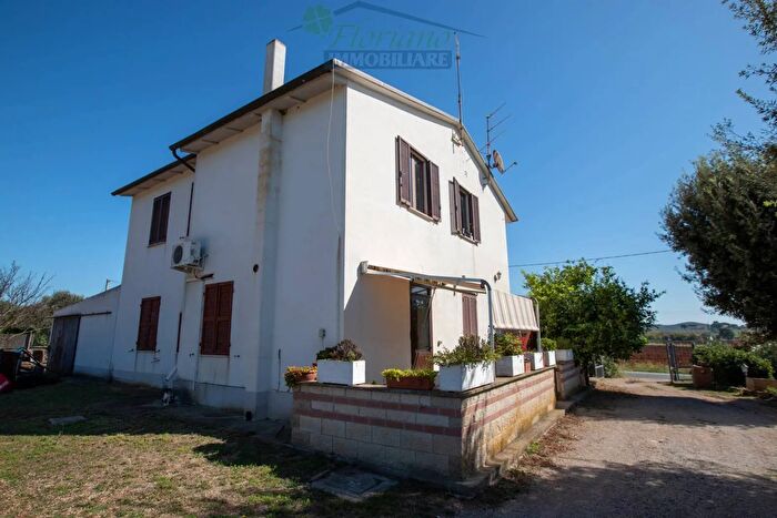 Casa quadrilocale in vendita in Strada Valmarina, Capalbio