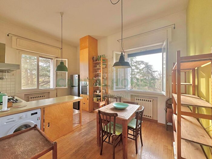 Appartamento quadrilocale in vendita in Via della Campagna, Bologna