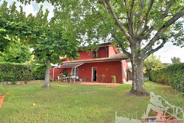 Casa con 6 locali in vendita in Forte Dei Marmi