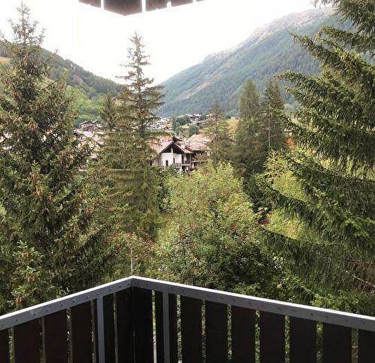 Appartamento quadrilocale in affitto in Frazione Entreves, Centro, La Thuile