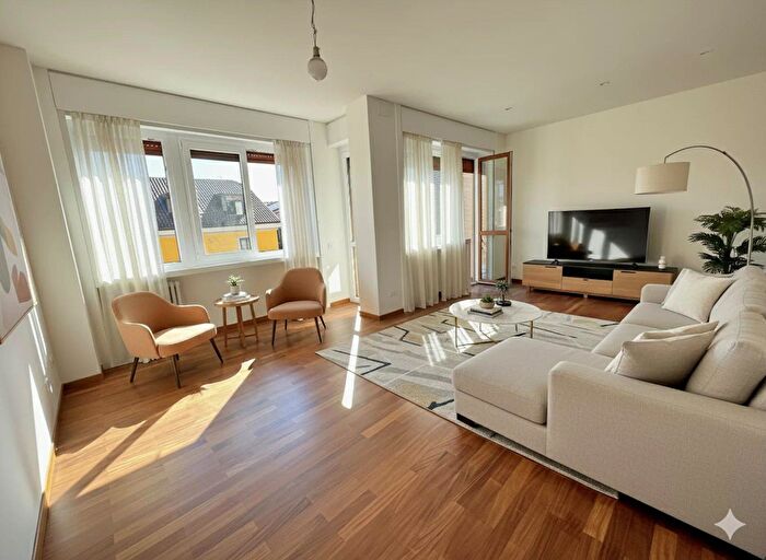 Appartamento con 5 locali in affitto in Milano