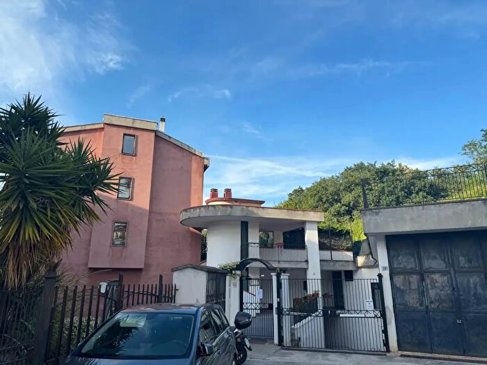 Appartamento trilocale in vendita in Via Panoramica, Salerno