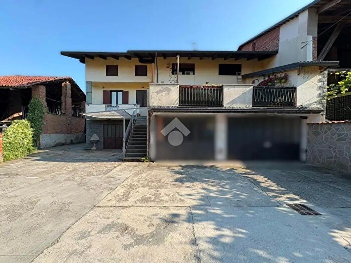 Casa con 5 locali in vendita in Via Manifattura, Strambino