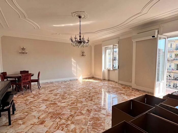 Appartamento quadrilocale in vendita in Salerno, Salerno