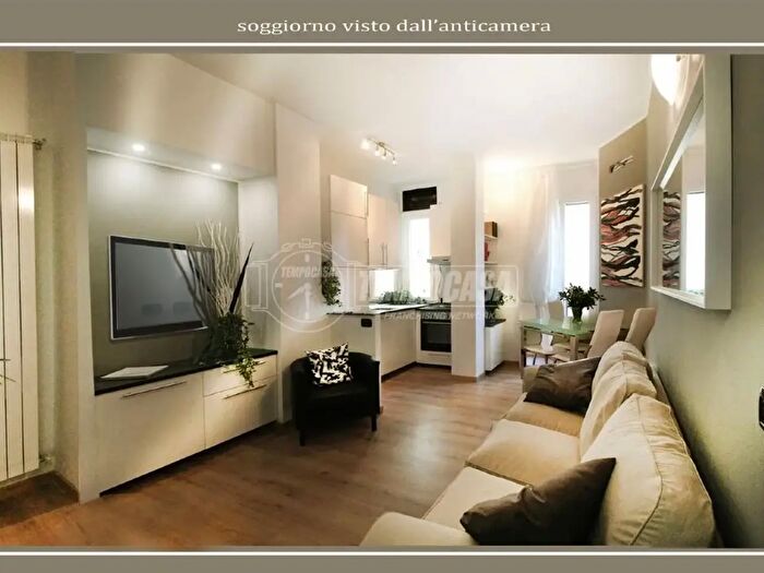 Appartamento trilocale in vendita in Via Monzambano V, Milano