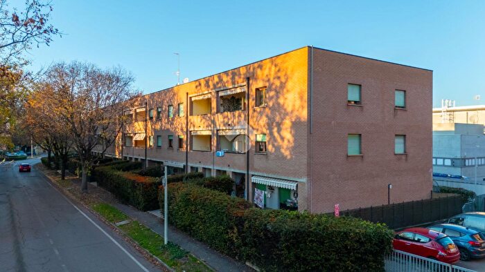 Appartamento trilocale in vendita in Via Enrico Zambonini, Reggio Emilia