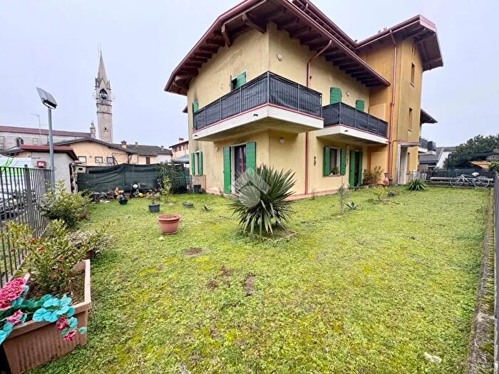 Appartamento trilocale in vendita in Strada Francesca, Pontevico