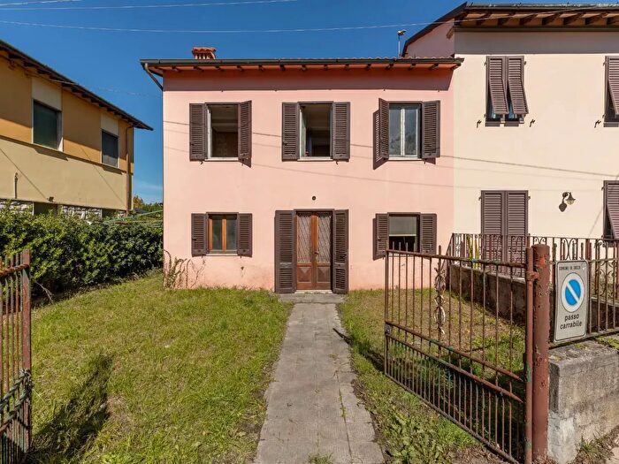 Casa con 5 locali in vendita in Via di San Donato, Lucca