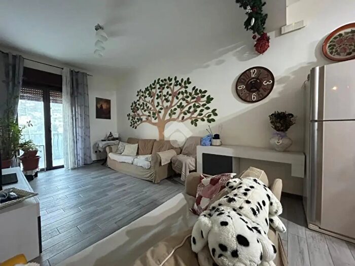 Appartamento con 5 locali in vendita in Via Bagnera Giuseppe, Palermo