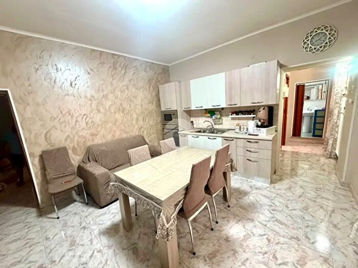 Appartamento trilocale in vendita in Vico Corce, Napoli
