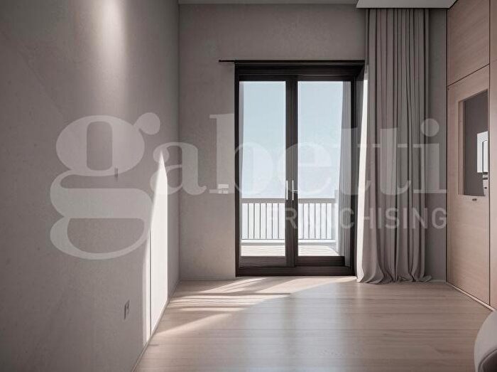 Appartamento con 5 locali in vendita in Via Belgio, Brindisi