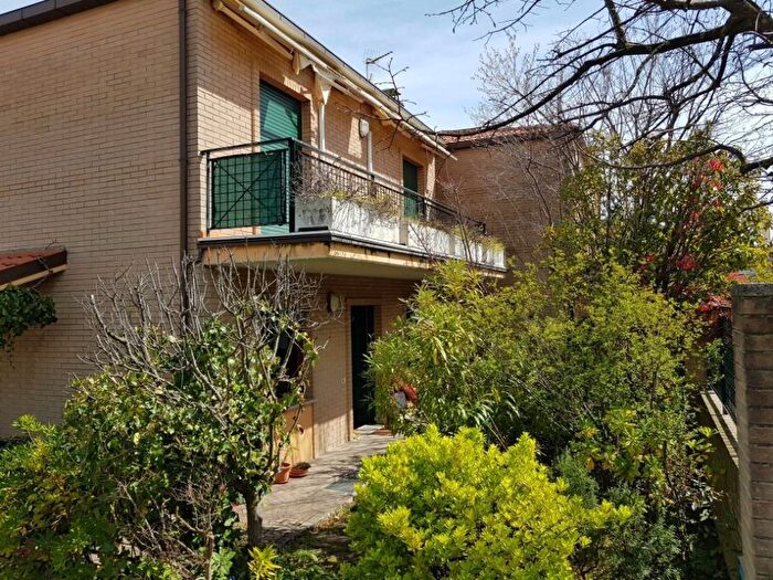 Casa con 6 locali in affitto in Via Giuseppe Ungaretti, Montegranaro Loreto, Pesaro