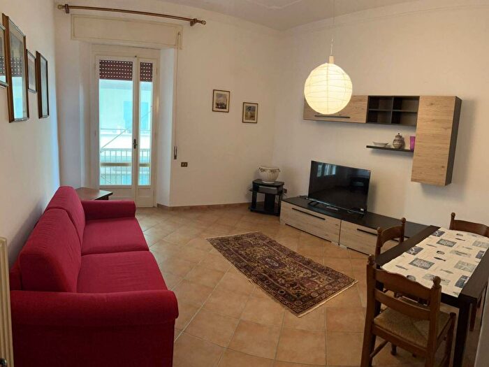 Appartamento quadrilocale in affitto in Via Trento, Centro, Follonica