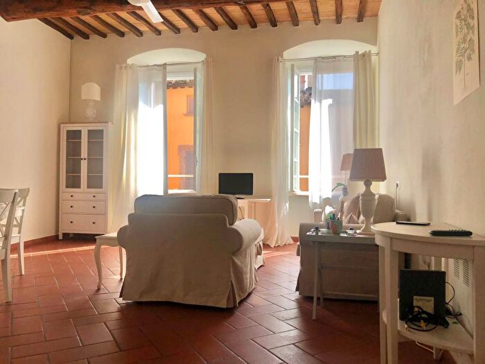 Appartamento trilocale in affitto in Via dei Priori, Centro Storico, Perugia