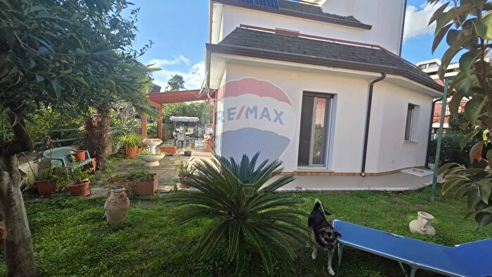 Appartamento trilocale in vendita in Via Fausto Coppi, Formia