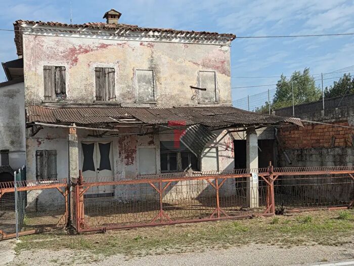 Casa trilocale in vendita in Via Croce, Campodarsego