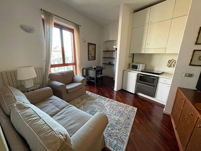 Appartamento bilocale in affitto in Piazza Guglielmo Oberdan, Porta Venezia, Milano