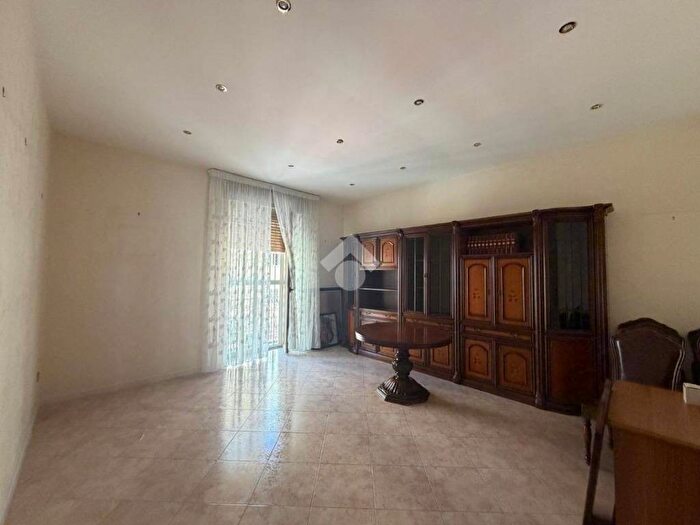 Appartamento trilocale in affitto in Via Lazio, Miano, Napoli