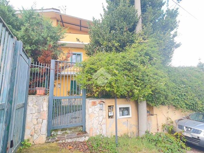 Appartamento quadrilocale in affitto in Via Vicinale Agnolella, Camaldoli, Napoli