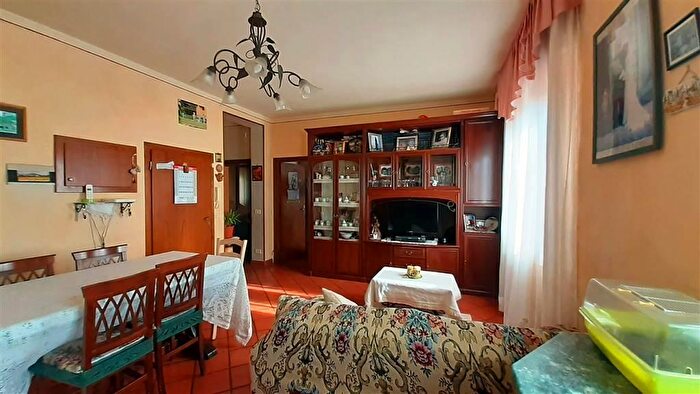 Appartamento quadrilocale in vendita in San Quirico DOrcia