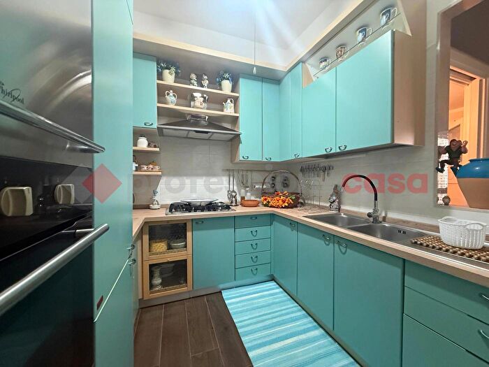 Casa con 5 locali in vendita in Via Tevere, Torricella