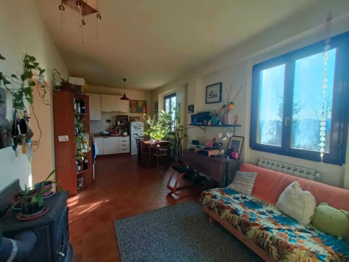 Casa quadrilocale in vendita in Rufina