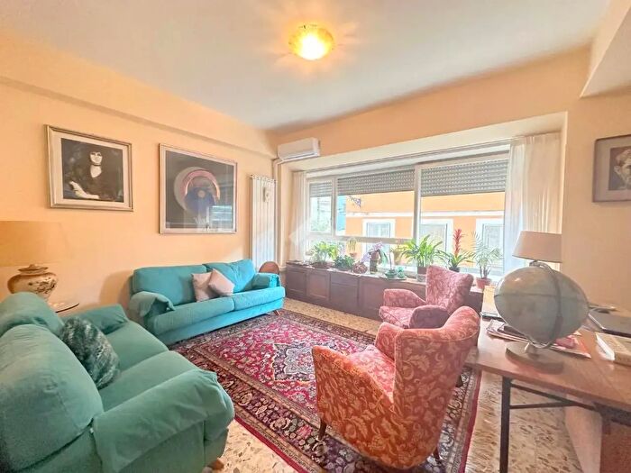 Appartamento trilocale in vendita in Piazza San Salvatore, Velletri