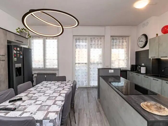 Appartamento quadrilocale in vendita in Via Gian Matteo Ferrario, Agrate Brianza