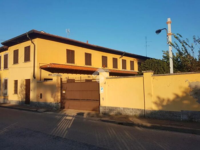 Casa quadrilocale in vendita in Via Roma, Corbetta