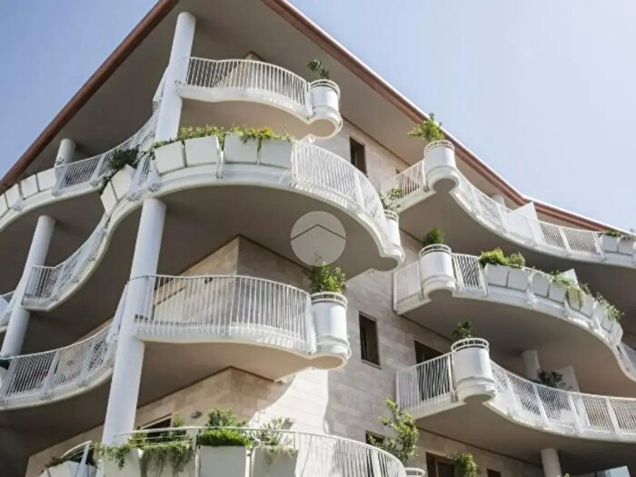 Appartamento trilocale in vendita in Via Odoardo Beccari, Roma