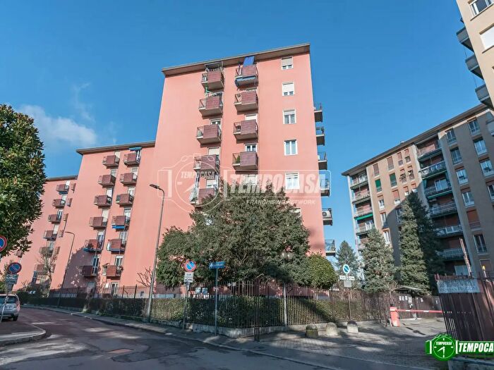 Appartamento quadrilocale in vendita in Via Privata Carlo Innocenzo Frugoni, Milano