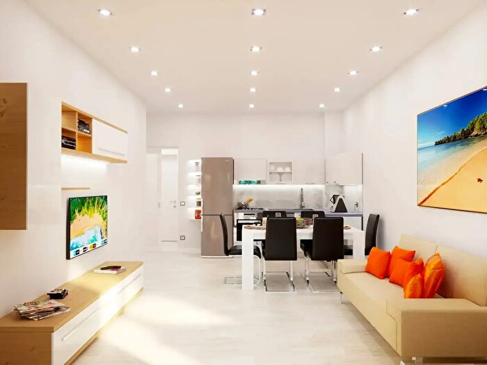 Appartamento con 7 locali in vendita in Via Regnoli, Forli