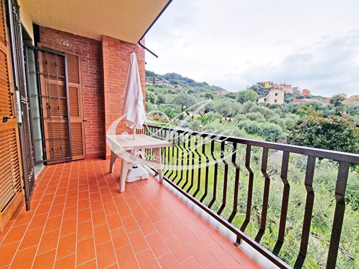 Appartamento bilocale in vendita in Solaro, Lerici