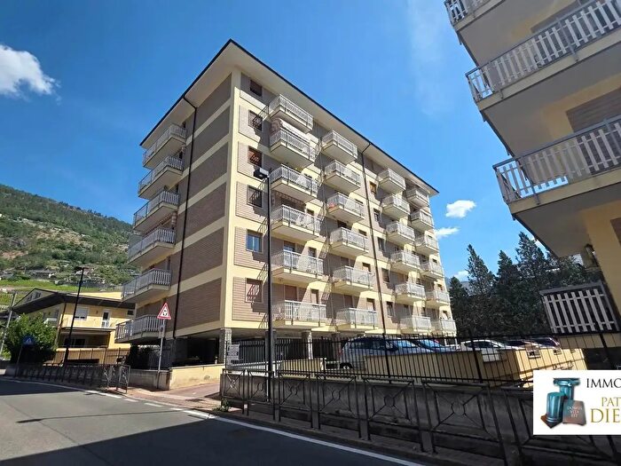 Appartamento quadrilocale in vendita in Via Bich, Aosta