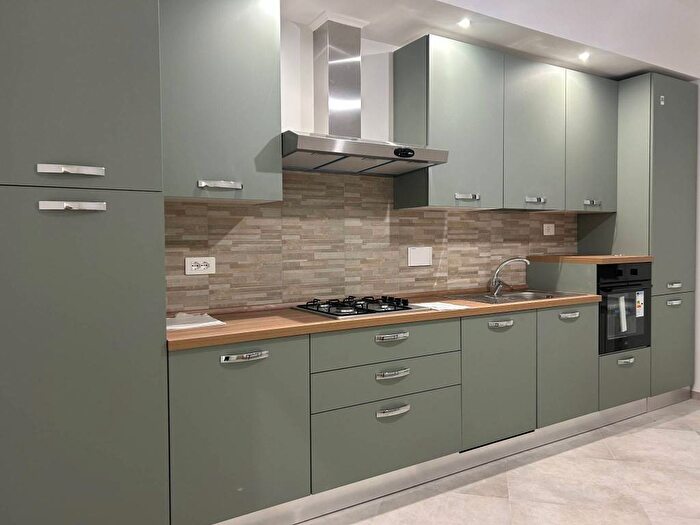 Appartamento trilocale in affitto in Via Sciacca, Re di Roma, Roma