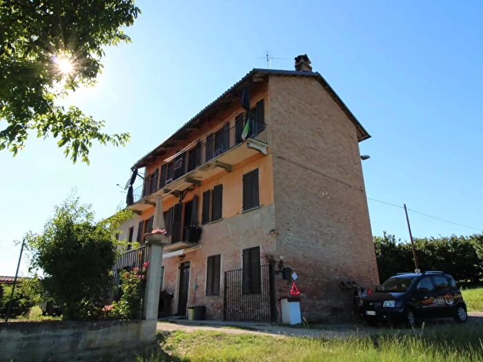 Casa con 7 locali in vendita in Vascagliana, San Damiano D'Asti