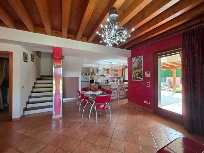 Casa con 5 locali in vendita in Via Via Cognaro, Villanova Di Camposampiero
