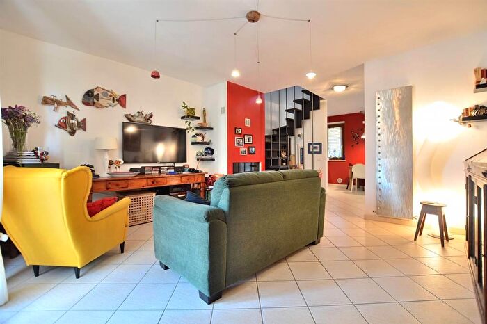 Appartamento con 5 locali in vendita in Viale Morandi, Monteroni DArbia