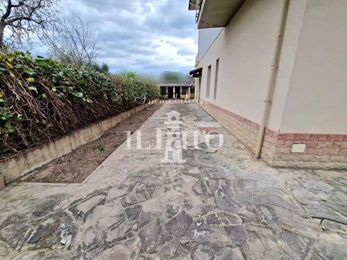Appartamento con 5 locali in vendita in Rancesco Caracciolo, Campi Bisenzio