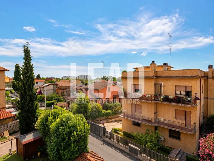 Appartamento trilocale in vendita in Roma