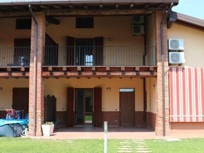 Casa quadrilocale in affitto in Cazzago San Martino Calino, Cazzago San Martino