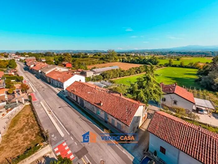 Casa con 6 locali in vendita in Via Langhe, Magliano Alpi