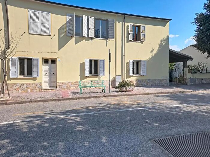 Casa con 7 locali in vendita in Via Nazionale, Bulzi