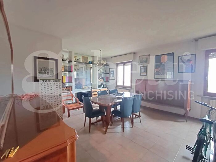Casa quadrilocale in vendita in Via Tevere, Bastia Umbra
