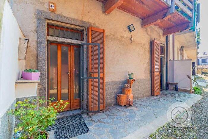 Casa trilocale in vendita in Via Torino, Casorate Sempione