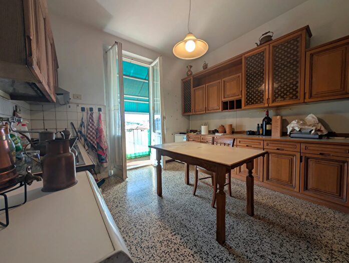 Appartamento quadrilocale in vendita in Via Lunga, Firenze