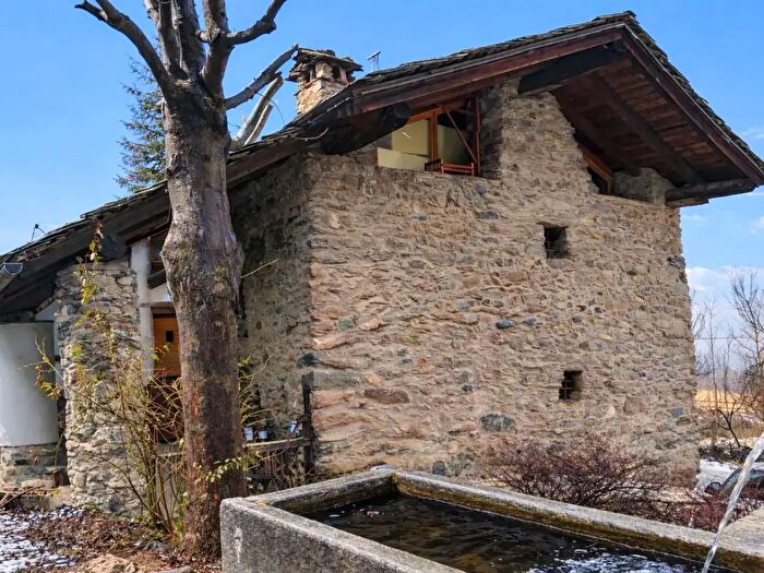 Casa con 11 locali in vendita in Località Miseregne, Fenis