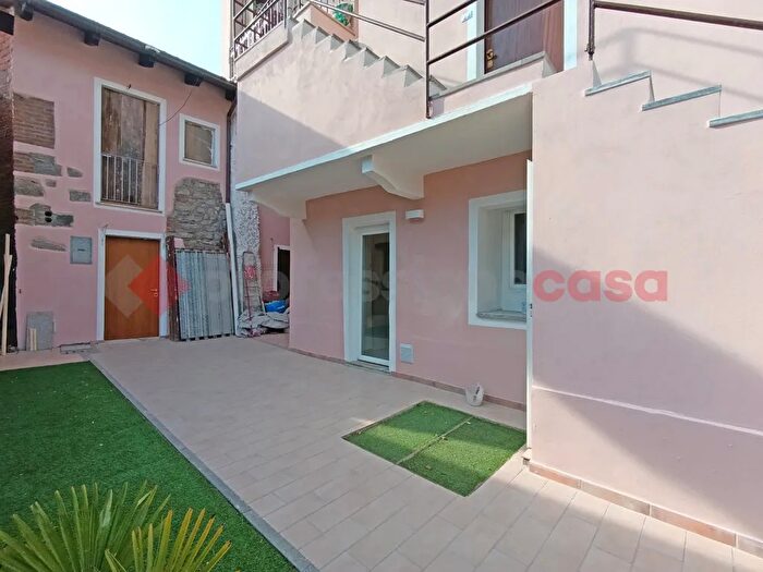 Appartamento bilocale in vendita in Via Crosa, Arona